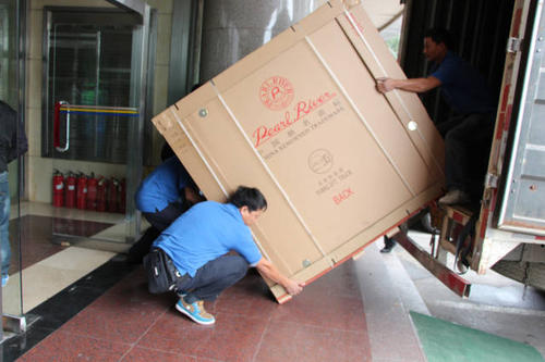 武胜钢琴贵重工艺品无忧运